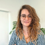 מורה לאינטרנט ליליאן לאורה