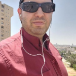 מורה לגיטרה חשמלית מושיק (מלמד גברים בלבד)