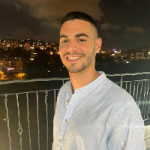 מורה למבנה מחשבים לירון ליבוביץ