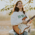 מורה פרטית לכתיבה יוצרת בפתח תקווה מארי לוי