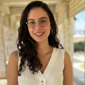 מורה פרטית שני וורנר